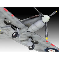 03953 レベル 1/72 スピットファイア Mk.IIa