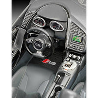 07057 レベル 1/24 アウディ R8 (マットブラック)