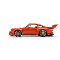 PR640131 POP RACE 1/64 SINGER DLS TURBO (TRACK) ORANGE