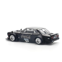 PR640144 POP RACE 1/64 SKYLINE GT-R V8 DRIFT (HAKOSUKA) COCA COLA CHROME?BLACK