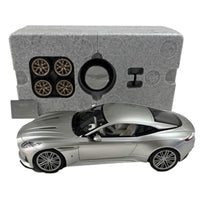 8241221S XiaoGuang MODEL 1/18 アストンマーティン DB12 2024 ※交換用ホイール付属 シルバー