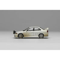 M64015 MOTORHELIX 1/64  三菱 Lancer Evolution IV  Muddy Version   with Rally Light