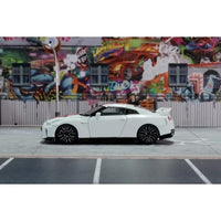 M63502 MOTORHELIX 1/64 Nissan GT-R(R35) 50th Anniversary  Brilliant White Pearl