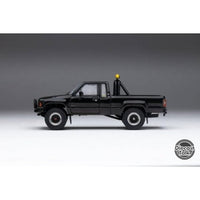 DTG0014-BLK 1/64 トヨタ 1985 ハイラックス 4x4 SR5 エクストラキャブ ブラックDiecasttalk×BoostGear特注品