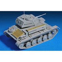 MA35243 ミニアート 1/35 T-80ソビエト軽戦車&乗組員5体+履帯連結可動式 特別版