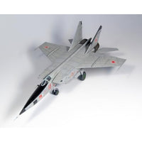 72172 ICM 1/72 ミグ MiG-25 RBT