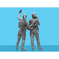 35755 ICM 1/35 ウクライナ軍女性兵士