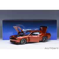 71773 1/18 ダッジ チャレンジャー R/T スキャットパック ワイドボディ 2022 (SINAMON STICK / メタリック・オレンジ)