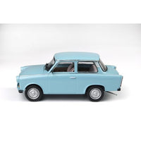 AK35032 AKインタラクティブ 1/35 トラビ 601 S リムジン/パトカー仕様 (2in1)