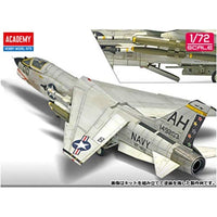 12521 アカデミー 1/72 F-8E クルセイダー 'VF-162 ザ・ハンターズ'