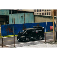 T64-038-TO Tarmac Works 1/64 Toyota Hiace Widebody TOYOTA