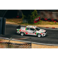 T64-041-WH2 Tarmac Works 1/64 Toyota Hilux White