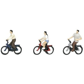 24-215 自転車に乗った若者