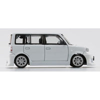 64B0373 BM CREATIONS 1/64 トヨタ 2000 BB ホワイト RHD