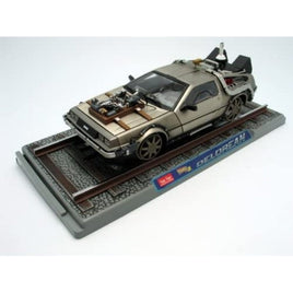 2714 サンスター 1/18 デロリアン Back to the Future Part 3 レイルロードVer.