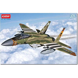 12582 アカデミー 1/72 F-15C イーグル  'メダル・オブ・オナー 75周年記念塗装'